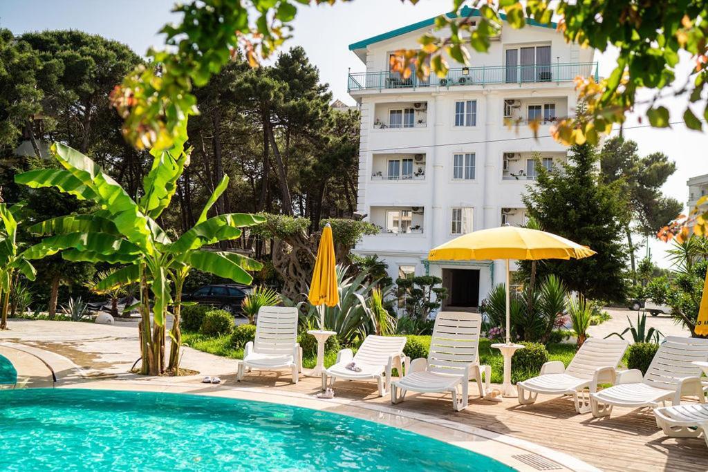 Garden Palace Golem (Tirana)